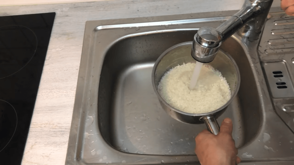 Rinse the Rice - how to make sticky rice in a rice cooker